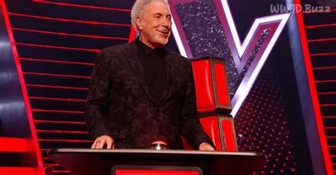 Home ⇒ tom jones ⇒ перевод песни tom jones it's not unusual. Tom Jones Treats Fans With Spontaneous Performance of 'It ...