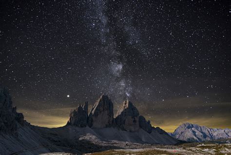Foto De Via Láctea Sobre As Montanhas Dolomitas Na Itália E Mais Fotos