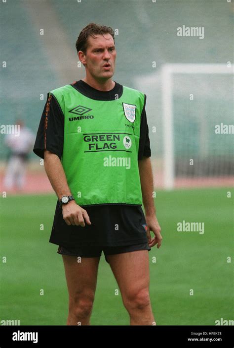 Glenn Hoddle England Manager 25 November 1997 Stock Photo Alamy