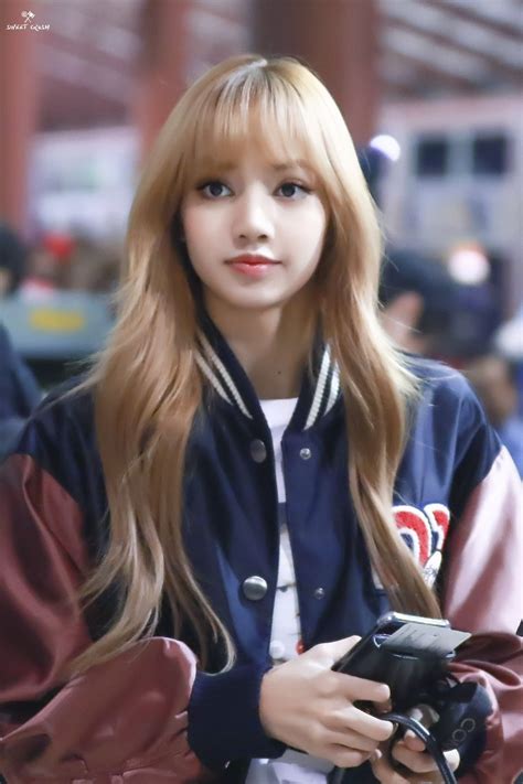 Pin By Bert Mestrom On Blackpink Blackpink Lisa Black Pink Kpop