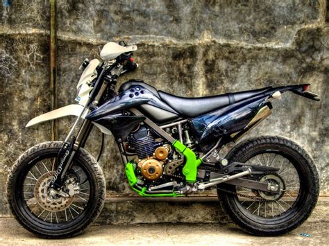 Apparently the use of innate motor frame and the engine just wrote. Galeri Foto Modifikasi Kawasaki KLX 150 Terbaru | Modif ...