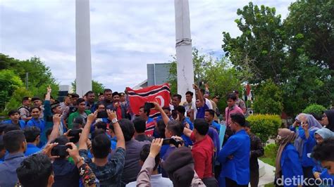 Demo Bendera Bulan Bintang Ricuh 5 Mahasiswa Diamankan Polisi