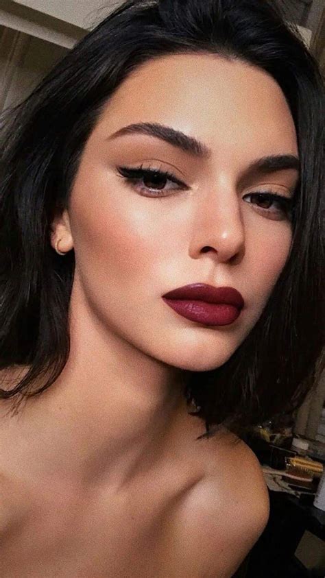 Kendall Jenner Makeup Looks Red Lips Romantic Makeup No Eyeliner