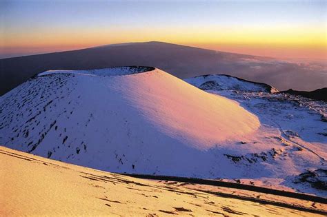 Mauna Kea Atardecer En La Cima Del Volcán Mauna Kea Montaña Blanca