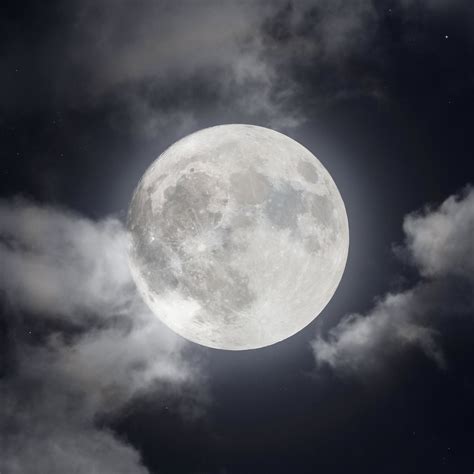 Para Crear Esta Maravillosa Imagen De 110 Megapíxeles De La Luna Llena Se Necesitaron Más De 15