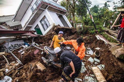 Death Toll In Indonesia Earthquake Rises To At Least 268
