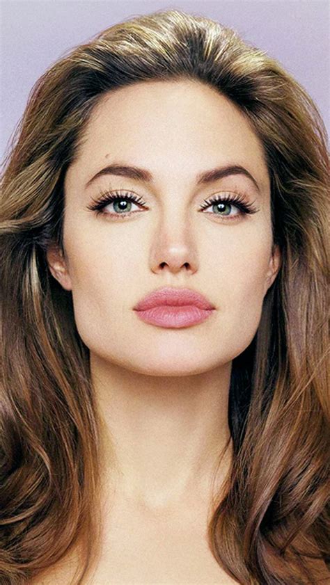 Pin By Danasia Hector On Celeb Women I Angelina Jolie Face Angelina Jolie 90s Angelina Jolie