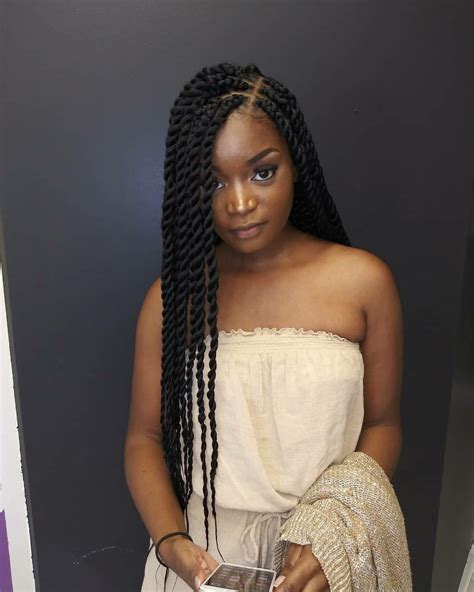 Twist Styles In 2020 Senegalese Twist Hairstyles Twist Braid