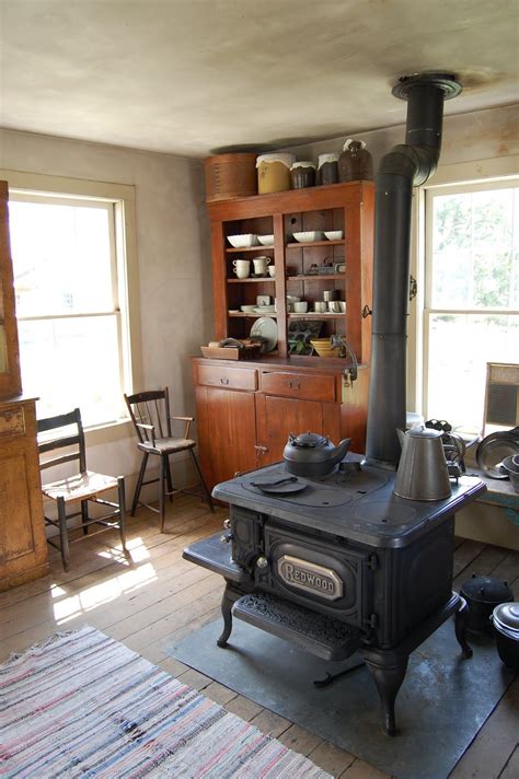 Farmhouse | Wood stove cooking, Antique wood stove, Vintage stoves