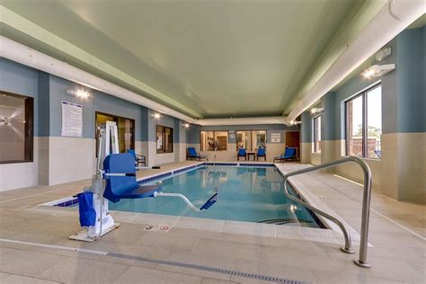 Holiday Inn Express Wilmington Porters Neck Pool Pictures And Reviews