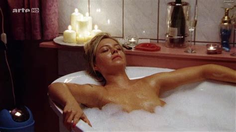 Naked Karolina Lodyga In Das Unsichtbare M Dchen Hot Sex Picture