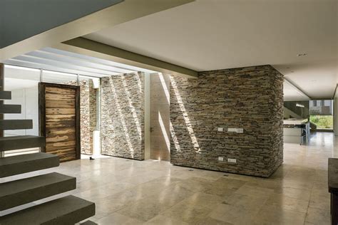 Modular kitchen backsplash tiles designs, kitchen wall design ideas 2021 from decor puzzle channelmodern kitchen wall decorating ideas with wall tiles and. Fabulous Cliff Top Home in Knyzna, South Africa