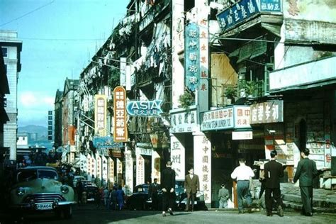 1952 Queen Victoria Street Queens Road Central Hong Kong。 圖片左邊為中環街市