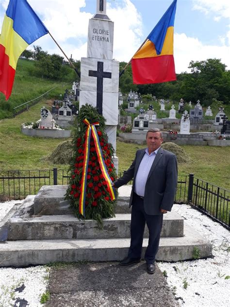 In fiecare an, la 40 de zile de la sfintele pasti, biserica ortodoxa sarbatoreste praznicul inaltarii domnului. Ziua Eroilor, la Sanmihaiu de Campie