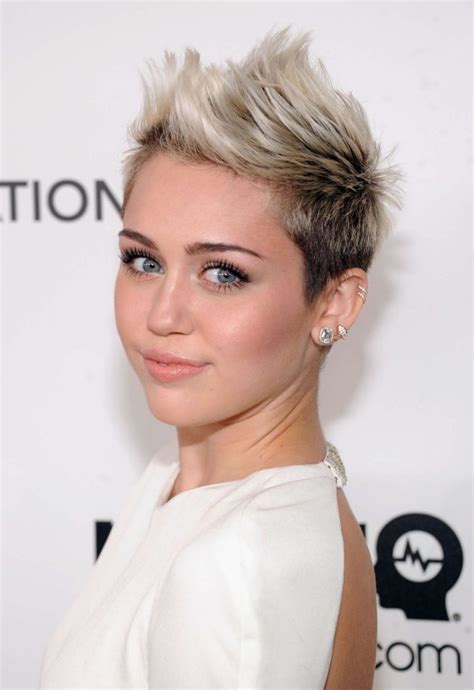 Mania Fake Miley Cyrus