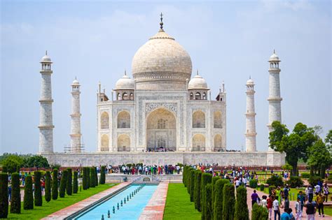 Taj Mahal Pemandangan Penuh Pada Siang Hari Di Agra India The Taj Di