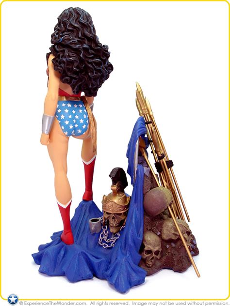 Dc Direct Dc Comics Wonder Woman Full Size Statue By Brian Bolland