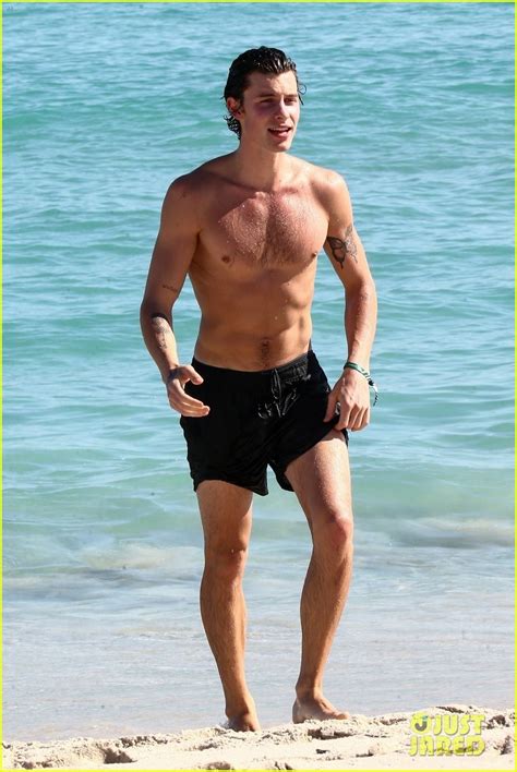 Photo Shawn Mendes Shows Off His Shirtless Bod At The Beach 11 Photo 4686899 Just Jared