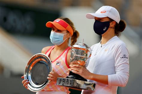 Poland's iga swiatek defeated sofia kenin of the united states in straight sets to win the french open 2020 women's singles title on saturday. Swiatek beats Kenin in French Open final, brings 1st Grand ...
