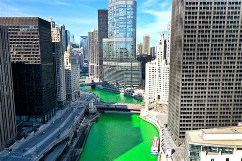 Chicago Mayor Surprises Residents With Green River for St. Patrick's ...
