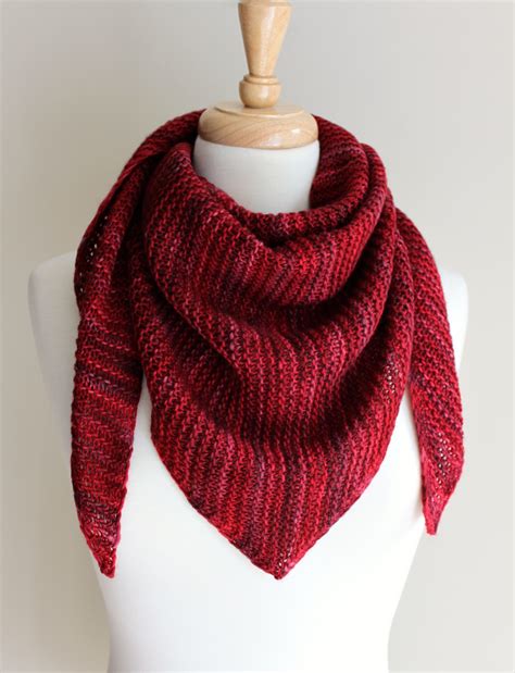 Easy shrug knitting pattern free. Free Knitting Patterns: Truly Triangular Scarf - Leah ...