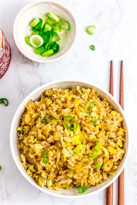 5 Ingredients Easy Egg Fried Rice Vegetarian My Eclectic Bites