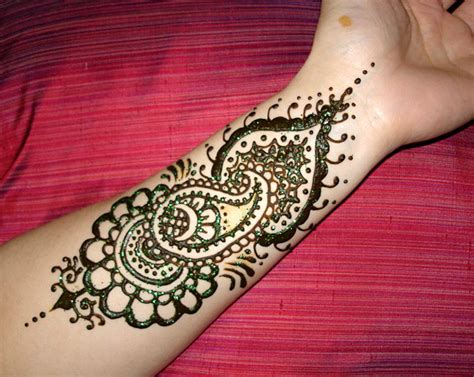 Pakistan Cricket Player Arabic Henna Design