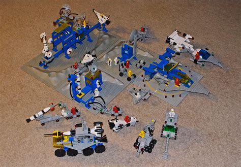 Lego Space Classic With 13 Sets In My Collection I Set Up Flickr
