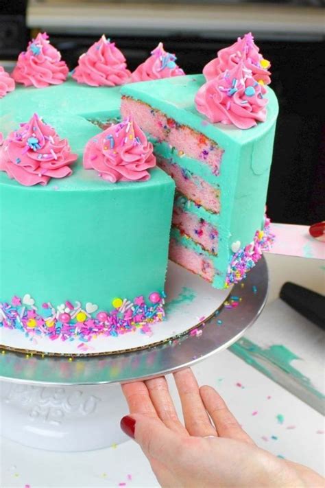 طرز تهیه کیک تولد خانگی؛ همراه با ایده‌های تزیین Ricetta Torte Di