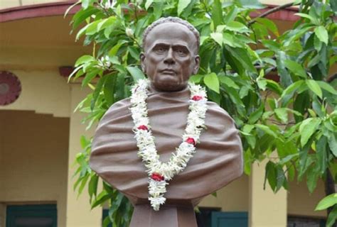 Ishwar Chandra Vidyasagar Iconic Statue Smashed In West Bengal Know