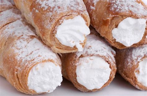 Cream Filled Pastry Roll Stock Image Image Of Sweets 17252947