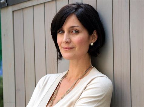 Carrie Anne Moss Lezwatchtv
