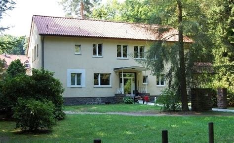 Medical & health in bernau, brandenburg, germany. Die ehemaligen Wohnhäuser der "teuren Genossen", hier das ...