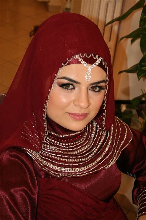 Pin By Tasneem Bham Mahomedy On Wedding Dreams Turkish Bride Arab Beauty Bride In Hijab