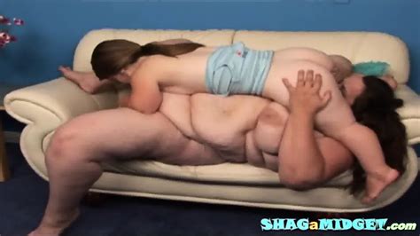 Midget And Fat Woman Get Naked Eporner