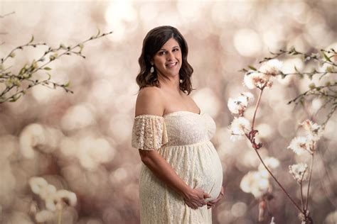 Reasons To Do A Maternity Photo Shoot In The Studio Laurakingphotography Com