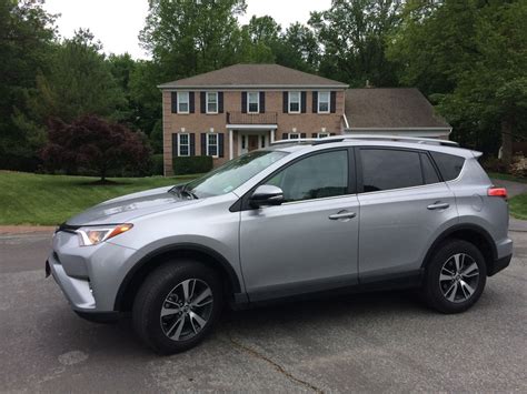 Car Review Toyota Rav4 Xle Holds Its Own In Hot Compact Crossover
