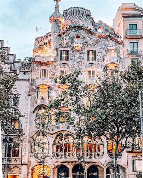 I decided to go for white, angels, and crusade. Barcelona | Cool places to visit, Travel aesthetic, Places ...