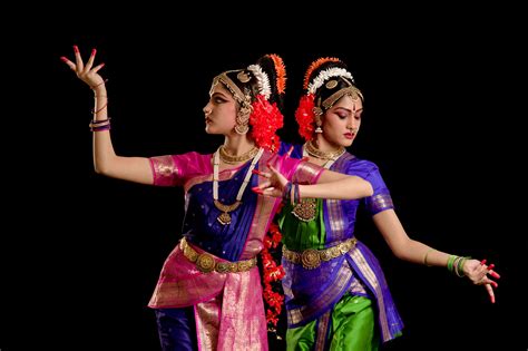 Indian Classical Dancers Vineeth Indian Classical Dancer