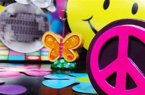 Throw a 60's theme party! 60s & 70s Party Supplies | 60s- & 70s-Party Decorations