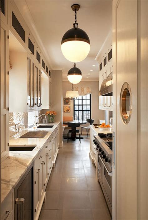 12 Small Kitchens That Make Us Look In 2020 Kitchen Inspiration