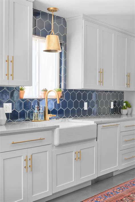 10 Blue And White Kitchen Tile Backsplash Decoomo