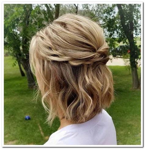 Get inspired by our top 27 styles to suit everyone on your big day! 24 Medium Length Wedding Hairstyles for 2020 - Mrs to Be