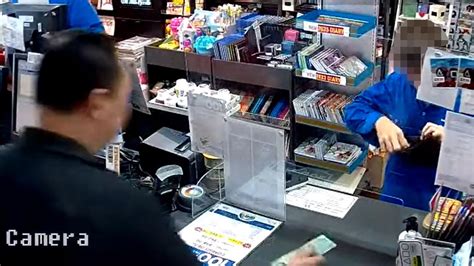 Scots College investigates students for swapping fake notes for cash