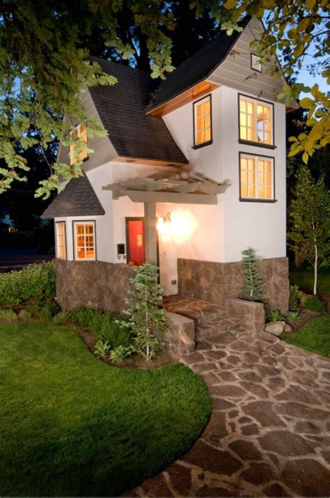 10 Modern Tiny House Design