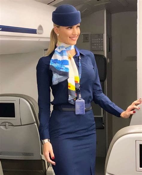 Pin On Aeromoça Flight Attendant ️