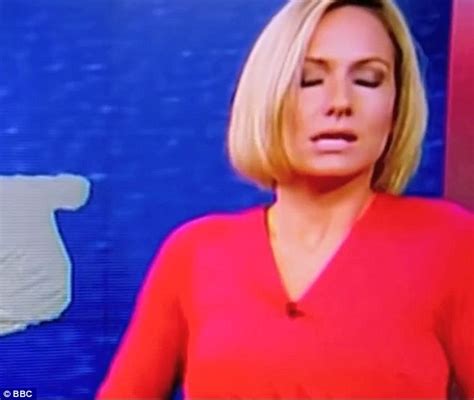 Bbc Weathers Rachel Mackley Passes Out On Live Tv Daily Mail Online
