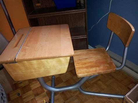 This chair ruined my legs and some other parts of my body. Kijiji : vintage pupitre $20 | Finding a house, Furniture, Home decor