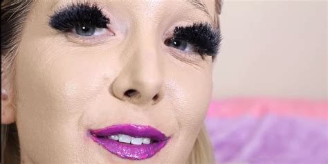 Jenna Marbles Applies 100 Layers Of Makeup For Over 7 Hours