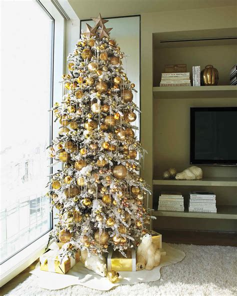 27 Creative Christmas Tree Decorating Ideas Martha Stewart